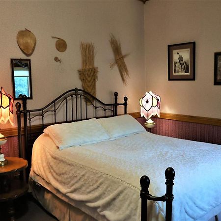 Mariposa Hotel Inn Екстериор снимка