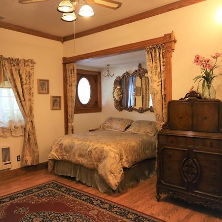Mariposa Hotel Inn Екстериор снимка
