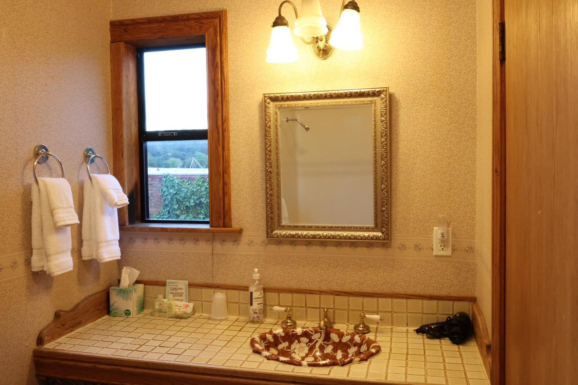 Mariposa Hotel Inn Екстериор снимка